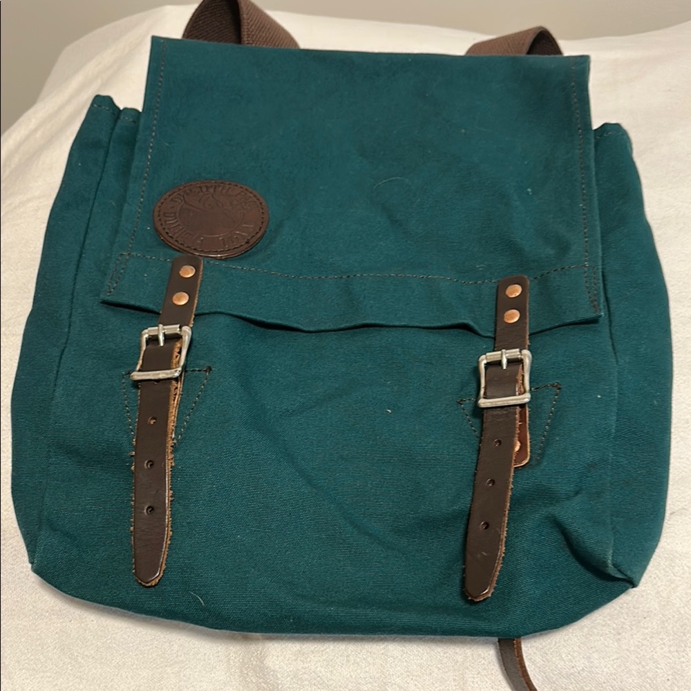 Green Canvas Backpack with  AllLeather Strsps. NEW. DELUTH TRADING